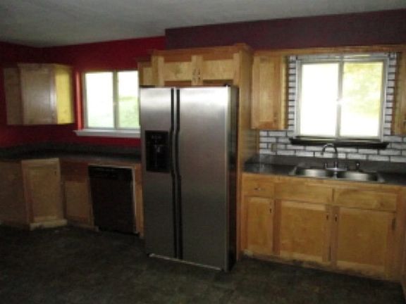 4th image of 169 Laurelwood Cir