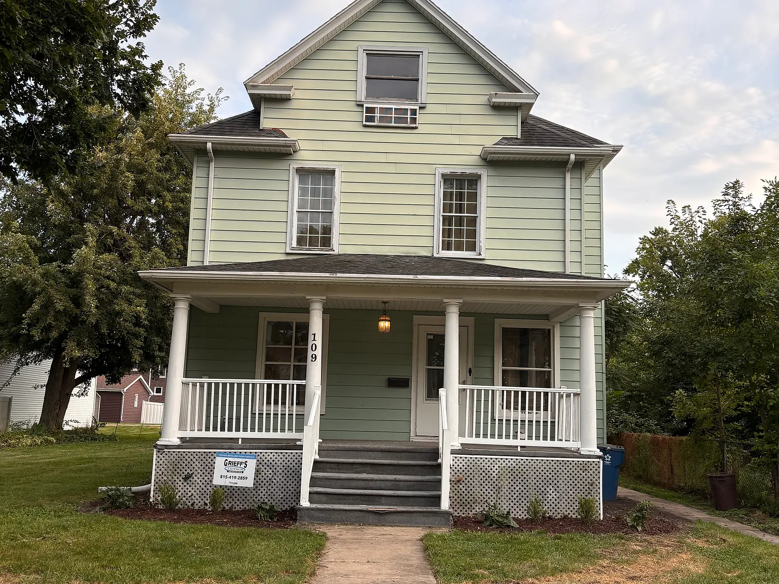 3 bed, 1.5 bath, 1624 sqft, $1,800 — Photo 1