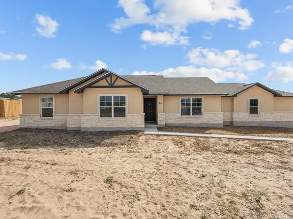 30 Log Cabin Way, Poteet, TX 78065