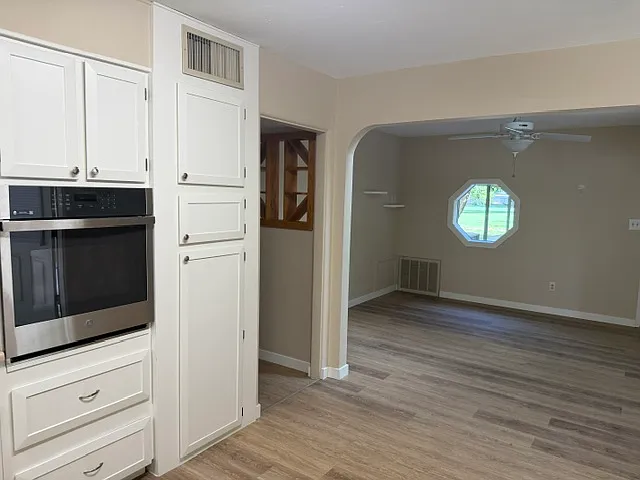 5 bed, 2679 sqft, $4,800 — Photo 2