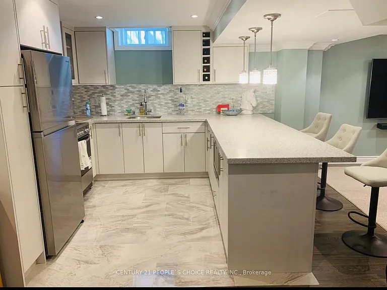 55 Beechnut Rd #BASEMENT — Photo 5