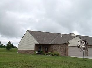 3521 Lakeshore Dr, Winfield, KS 67156