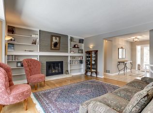 1903 Hunter Ln, Mendota Heights, MN 55118