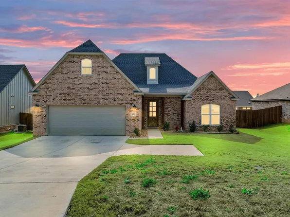 829 Holbrook Rd, Springtown, TX 76082