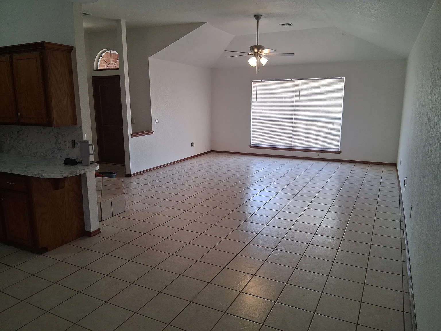 3 bed, 1493 sqft, $1,650 — Photo 2
