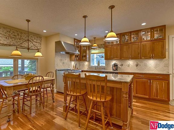 2nd image of 501 Laurel Dr