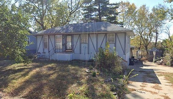 1st image of 18305 E Cheyenne Dr