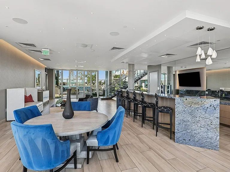 Luminary Residences Aqua Lounge