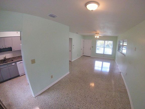 large living area/ entry to house