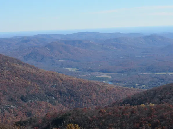 1635 Overlook #1635, Roseland, VA 22967