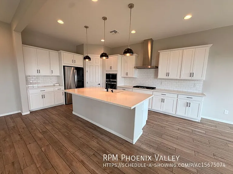 5151 N 181st Dr — Photo 27