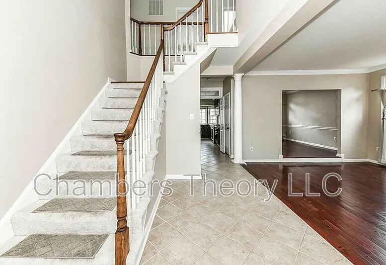4 bed, 4.0 bath, 3328 sqft, $4,100 — Photo 4
