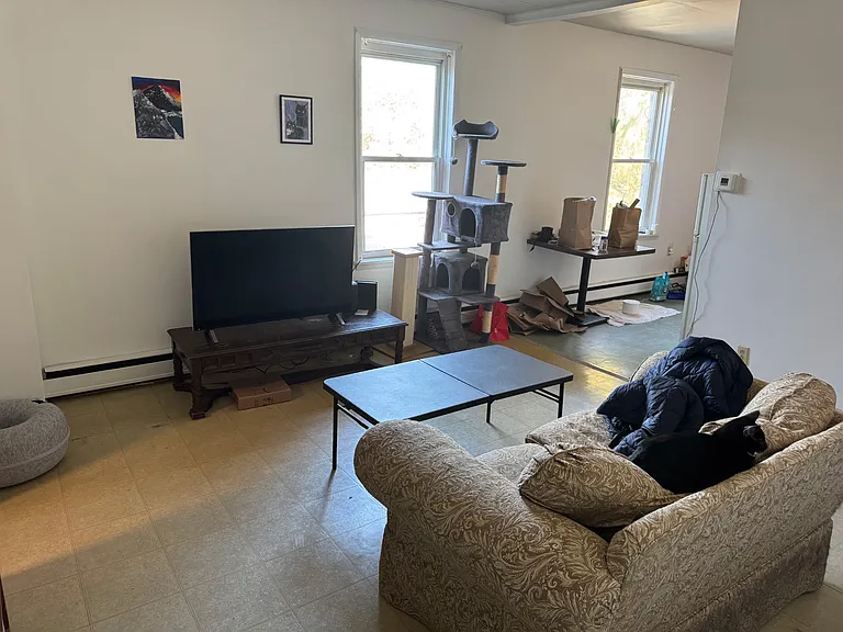 2 W Main St #5 — Photo 1