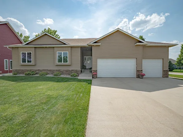 270 Inverness Trl, Dakota Dunes, SD 57049