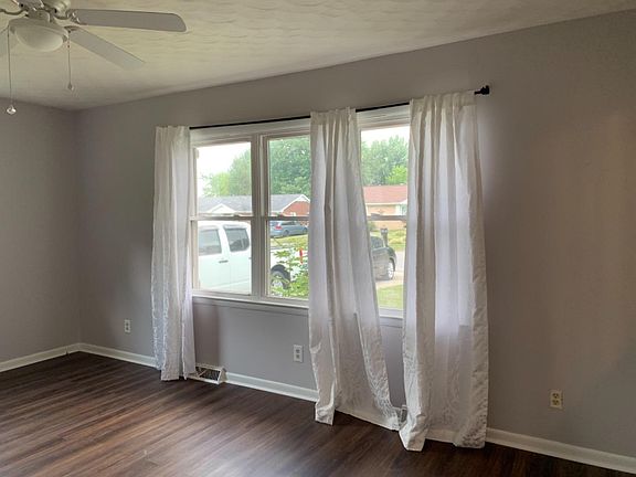 5th image of 440 Edgewood Dr