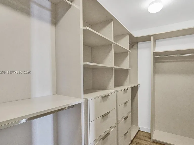 650 NE 32nd St #1001 — Photo 16