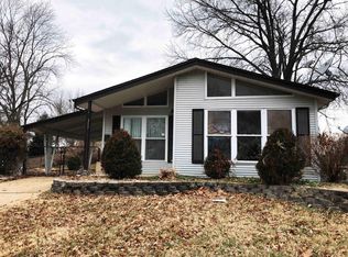 317 Chamberlin Dr, Ballwin, MO