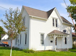 402 South Ave, Decorah, IA 52101