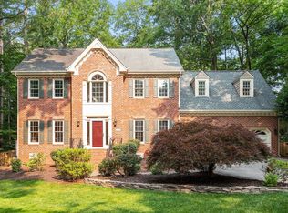 210 Stoneleigh Dr, Cary, NC 27511