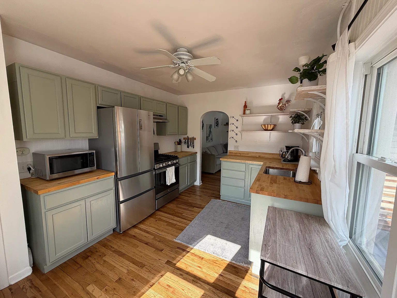 3 bed, 1464 sqft, $3,200 — Photo 3