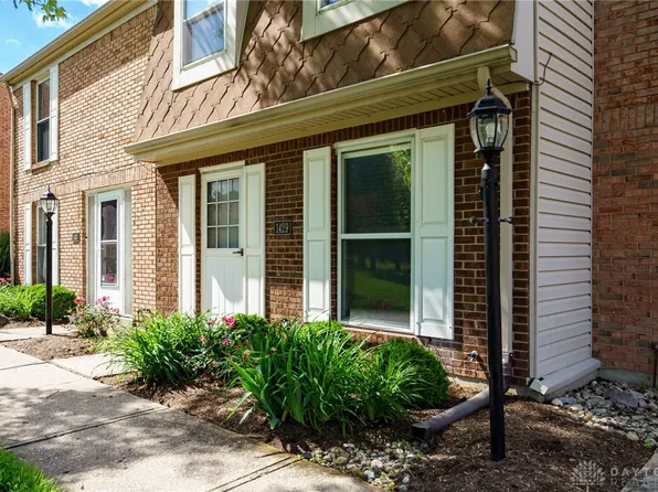 1429 Crown Point Ct, Dayton, OH 45434
