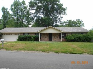 1709 Volcanic Dr, Benton, AR 72019