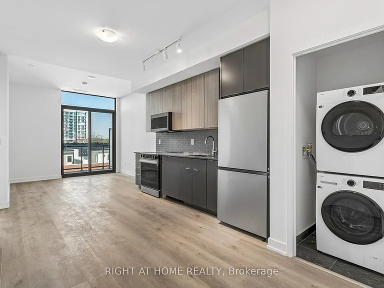 2075 Lakeshore Rd #402 — Photo 2