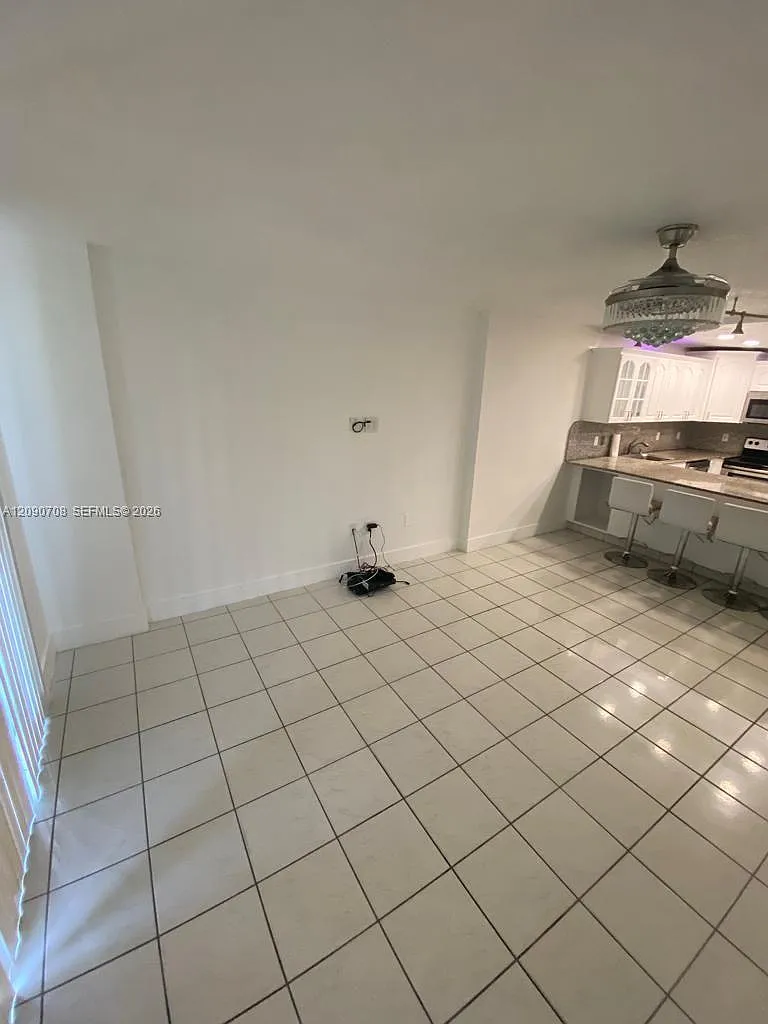 401 Ocean Dr — Photo 2