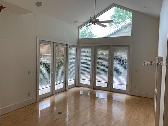 3rd image of 1038 S Kentucky Ave