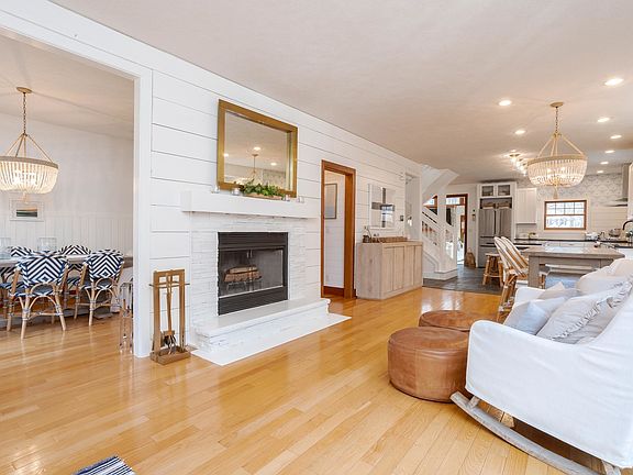 3rd image of 102 W Virginia Ave