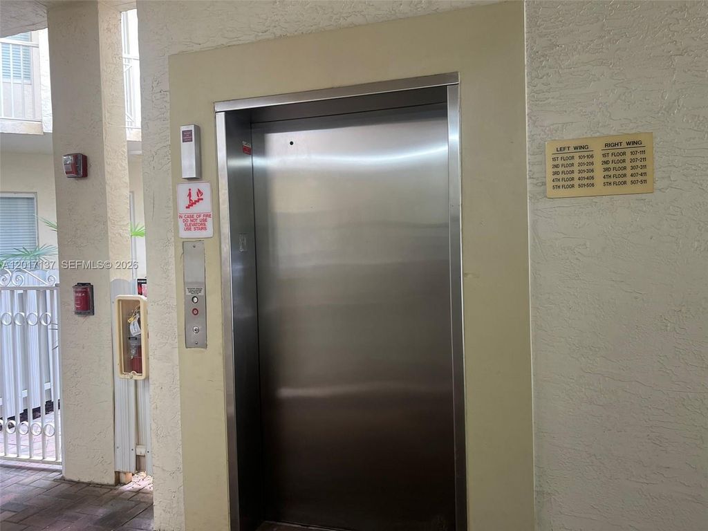 3500 Oaks Clubhouse Dr APT 211, photo 4