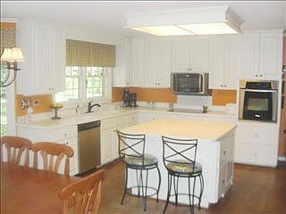 4th image of 4 Bonaventure Dr