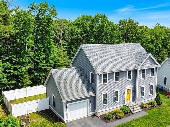3rd image of 17 Mason Ln