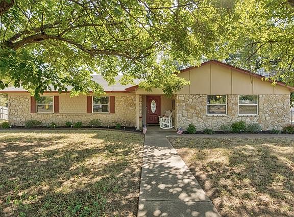 2nd image of 3900 Mountain Vista Dr