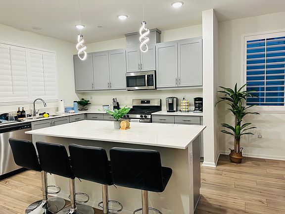 2nd image of 5490 Shorefront Dr Unit 177