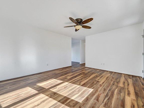 5th image of 39 Chatham Cir