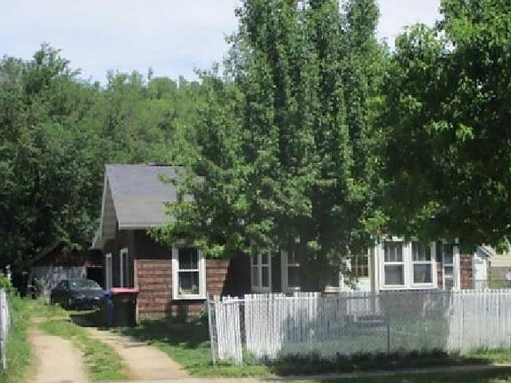 2nd image of 120 E 5th St
