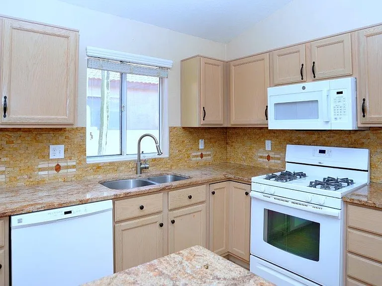 115 E Atelier Way — Photo 7