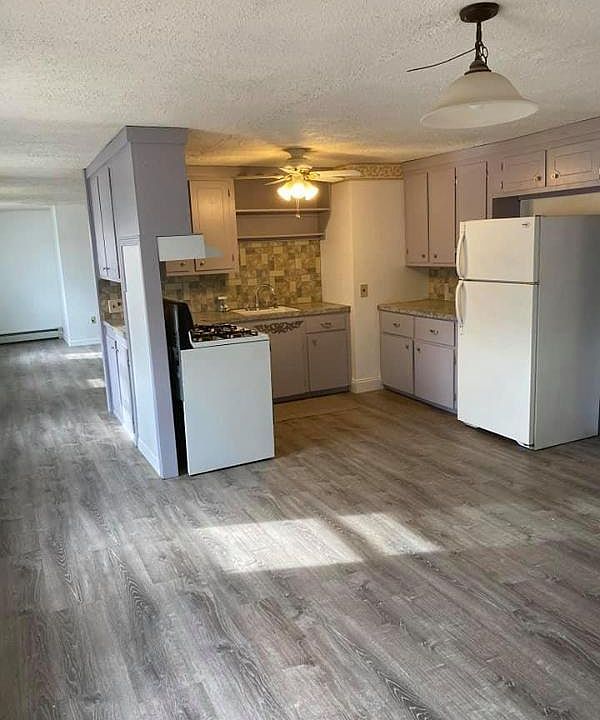 1st image of 25 Brown St Floor 3