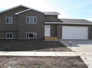 1003 17th Ave SW, Aberdeen, SD 57401
