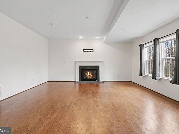 4th image of 35 Sparrows Way