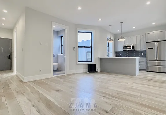 Rented by Zjama Realty Corp | media 10