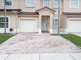 4102 NE 26th St, Homestead, FL 33033