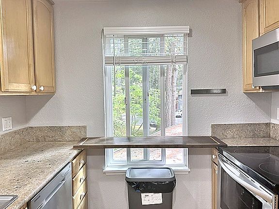 3rd image of 14502 NE 30th Pl #D