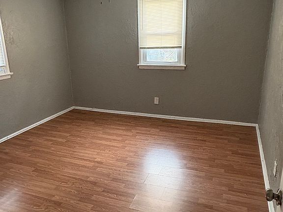 5th image of 612 Woodland Ave #2