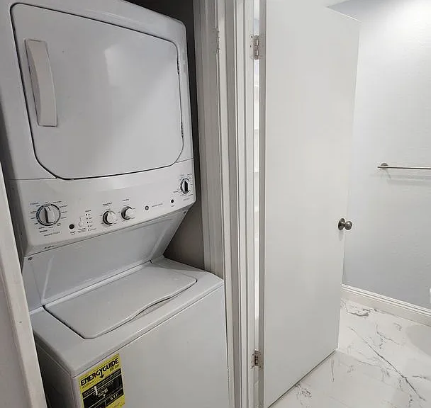 2047 Lakeridge Cir #104 — Photo 22
