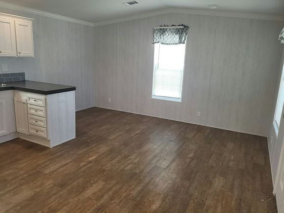 4th image of 4125 Park St N #642