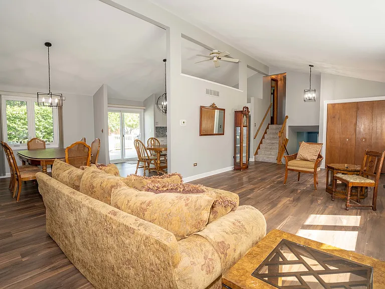 16409 Winding Creek Rd — Photo 3