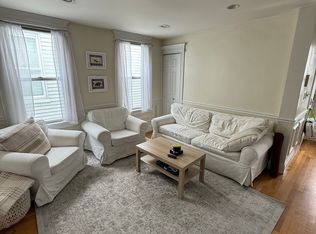 190 L St #4, Boston, MA 02127