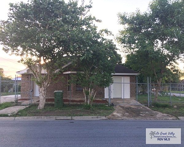 1st image of 1894 Victoria Dr